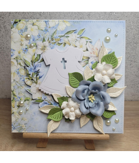Błękitna kartka na Chrzest, szatka, kwiaty, handmade