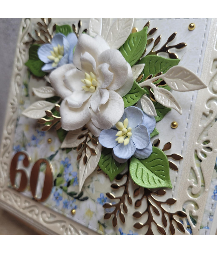 Kremowa kartka na 60 urodziny, kwiaty, handmade