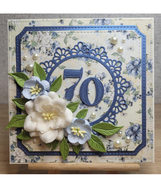 Niebiesko-kremowa kartka na 70 urodziny, handmade, kwiaty