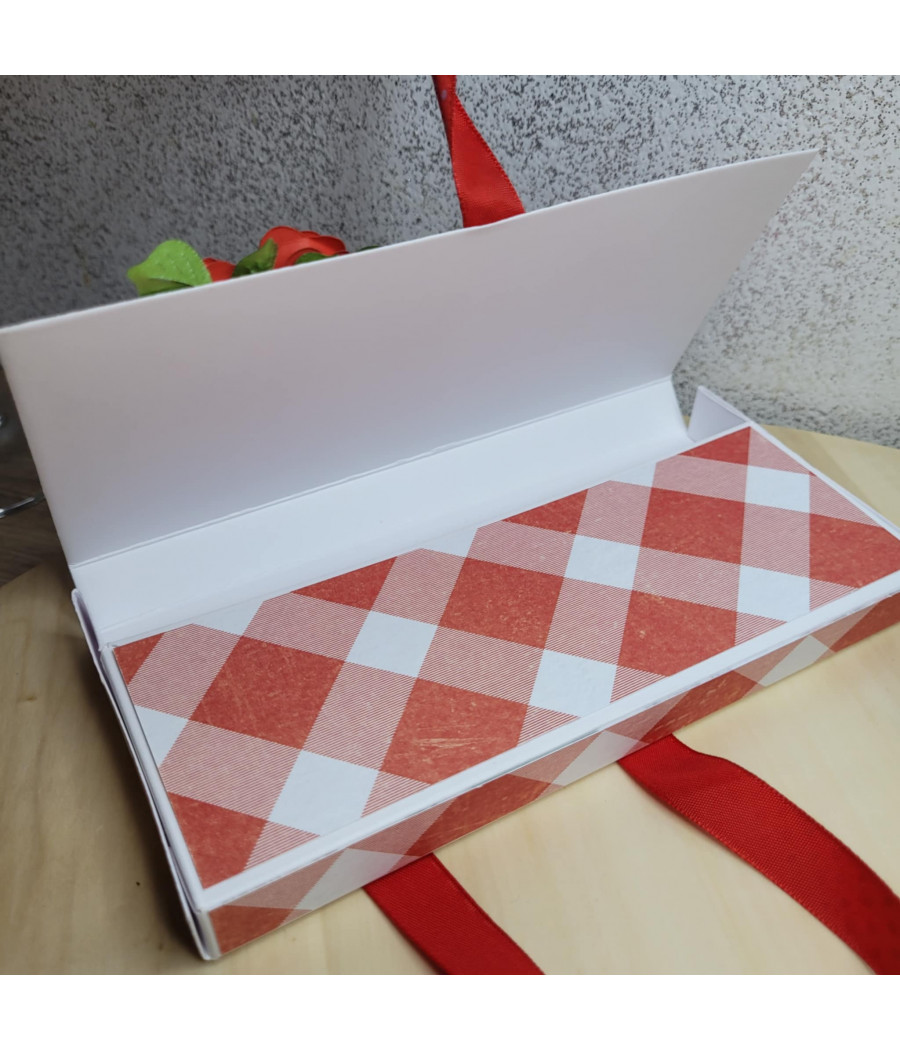 Czerwony, słodki czekoladownik, pudełko na czekoladę, truskawki, handmade