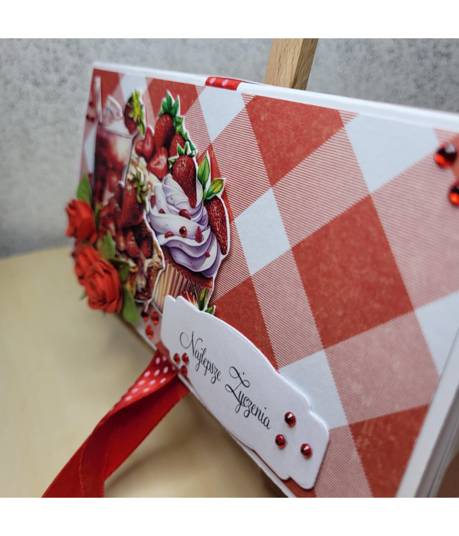 Czerwony, słodki czekoladownik, pudełko na czekoladę, truskawki, handmade