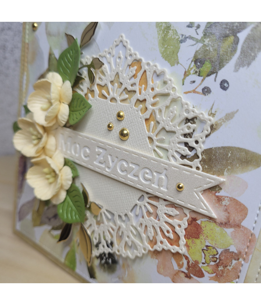 Kremowo-żółta kartka na każdą okazję, kwiaty, handmade