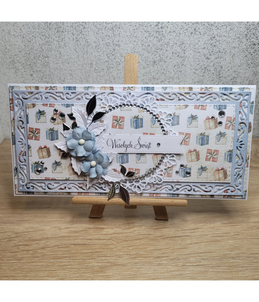 Błękitna kartka na Boże Narodzenie, prezenty, kwiaty, handmade
