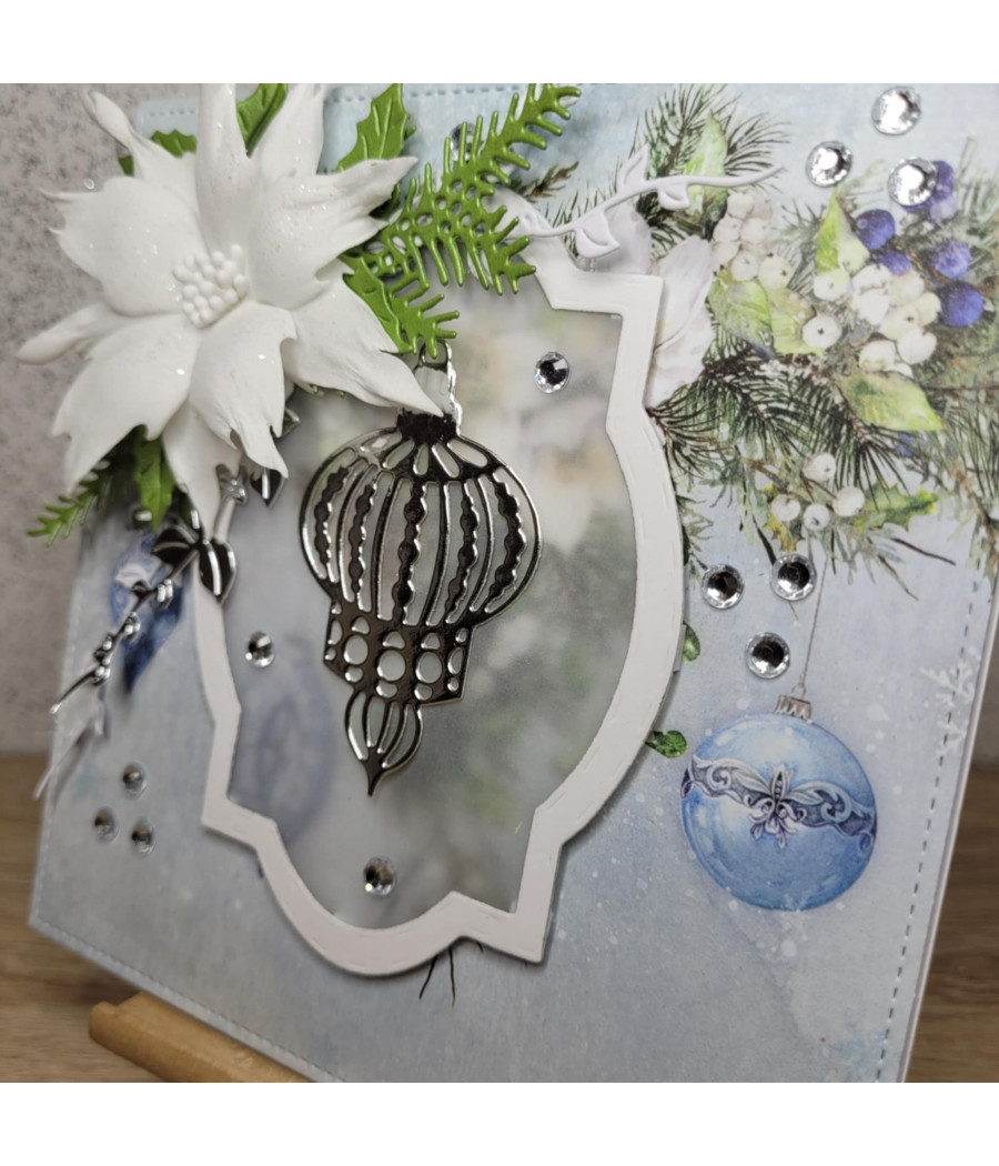 Niebieska kartka na Boże Narodzenie, bombka, handmade