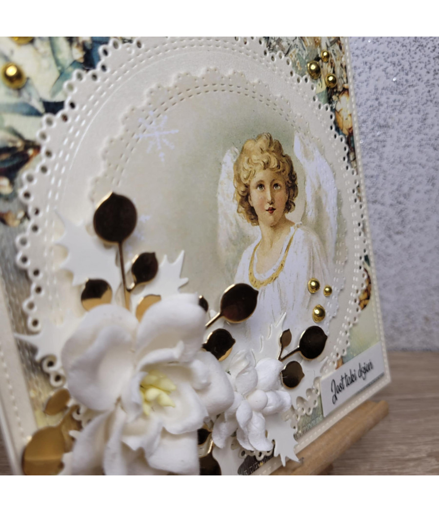 Kremowa kartka na Boże Narodzenie, z aniołem, handmade