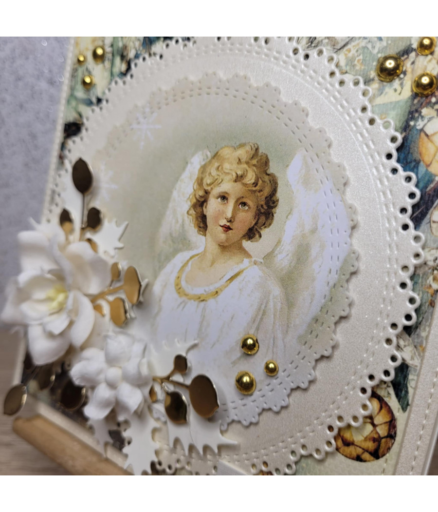 Kremowa kartka na Boże Narodzenie, z aniołem, handmade